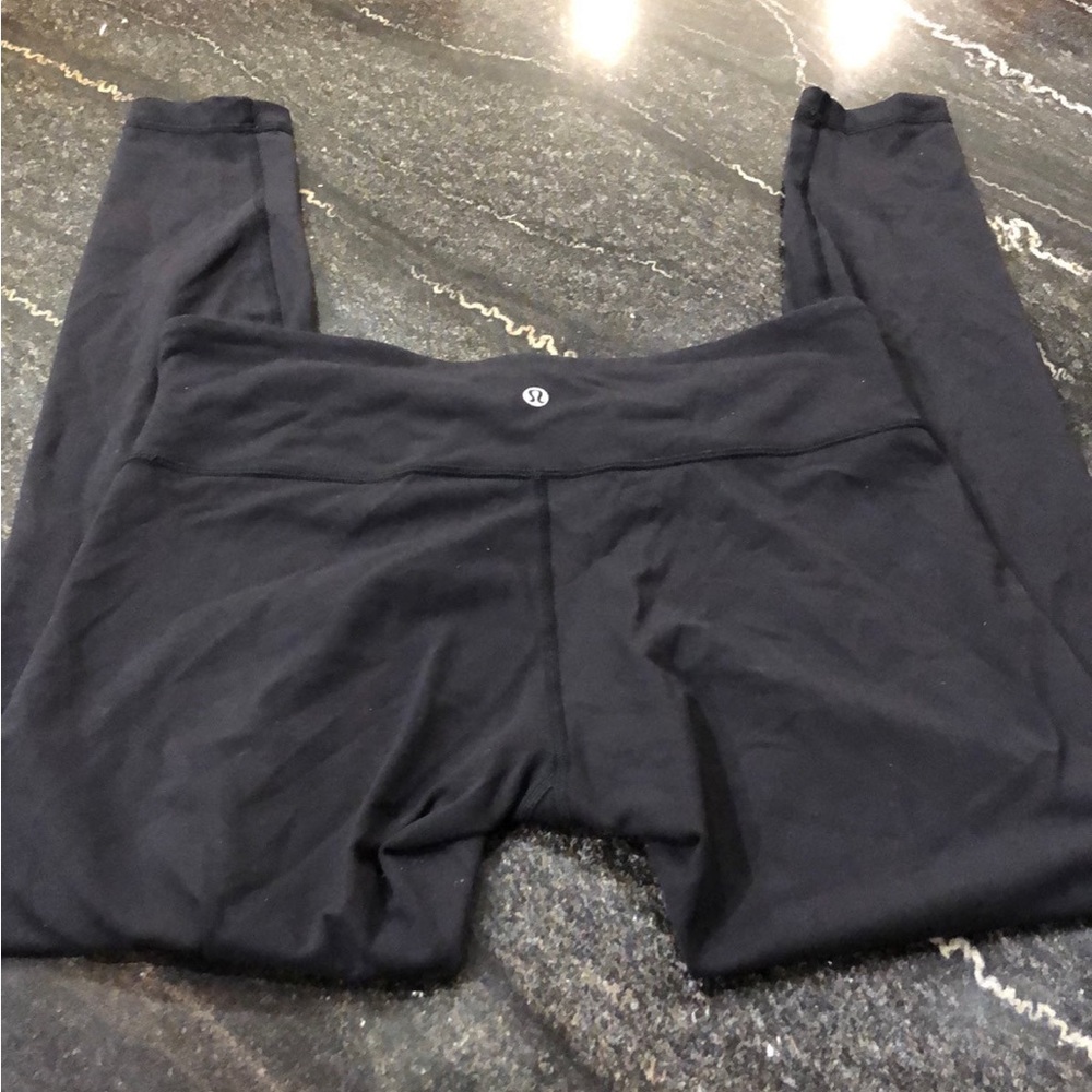 black lululemon leggings